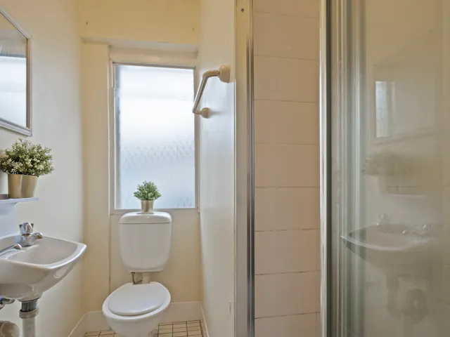 Room 17 (Ensuite) room image 3