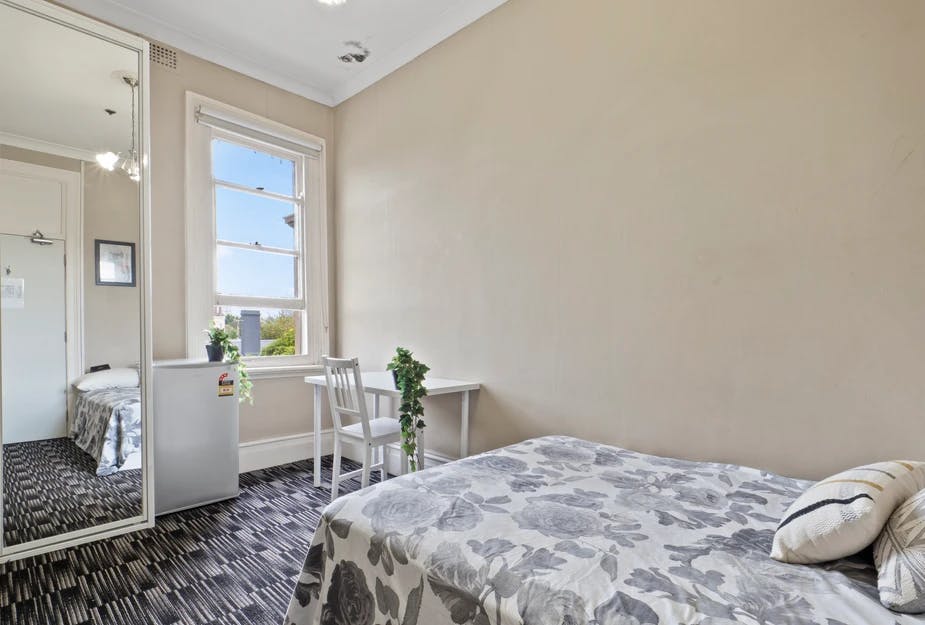 308-moore-sydney-Room 17 (Ensuite)