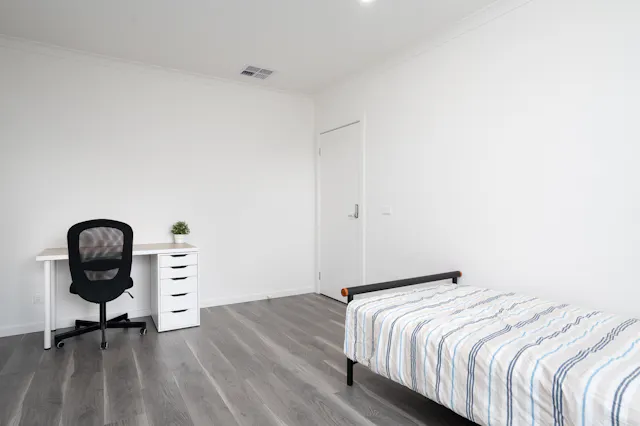 Double Room Ensuite room image 2