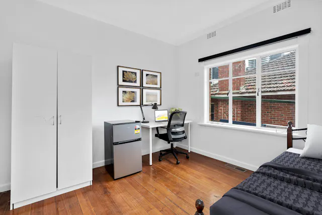 Single Room room image 2