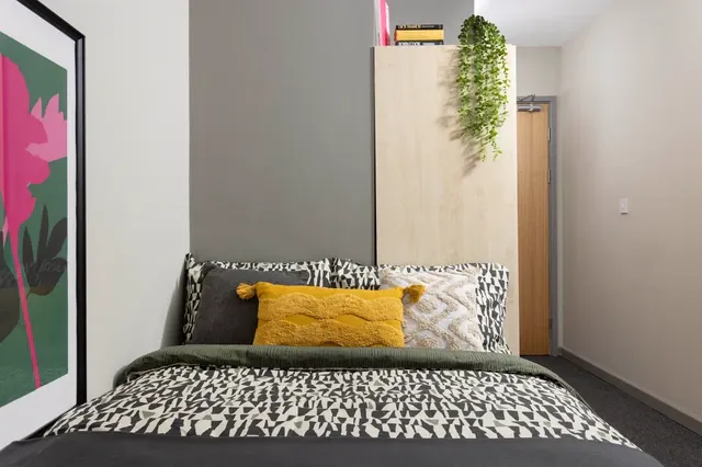 Ensuite Large Highest Double room image 2