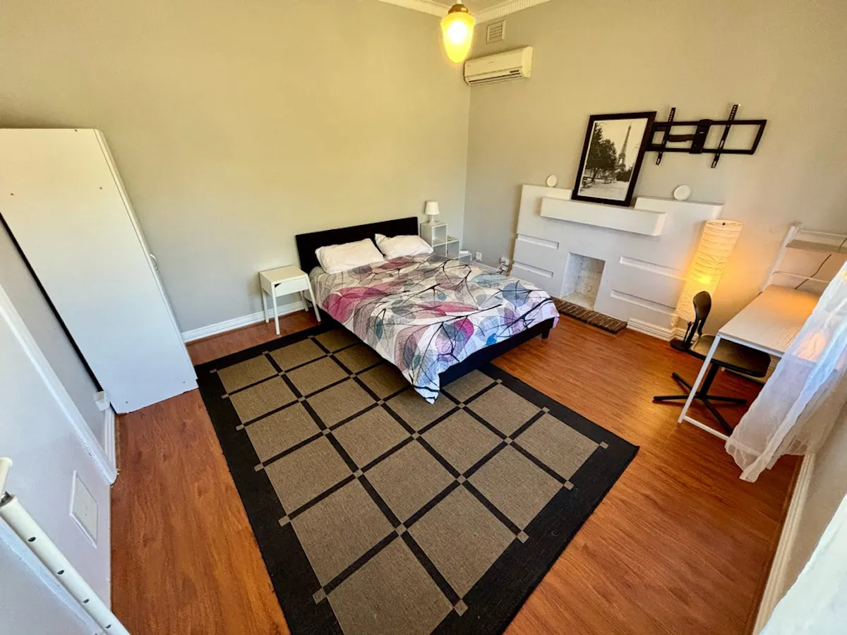 Room 4 ROOM