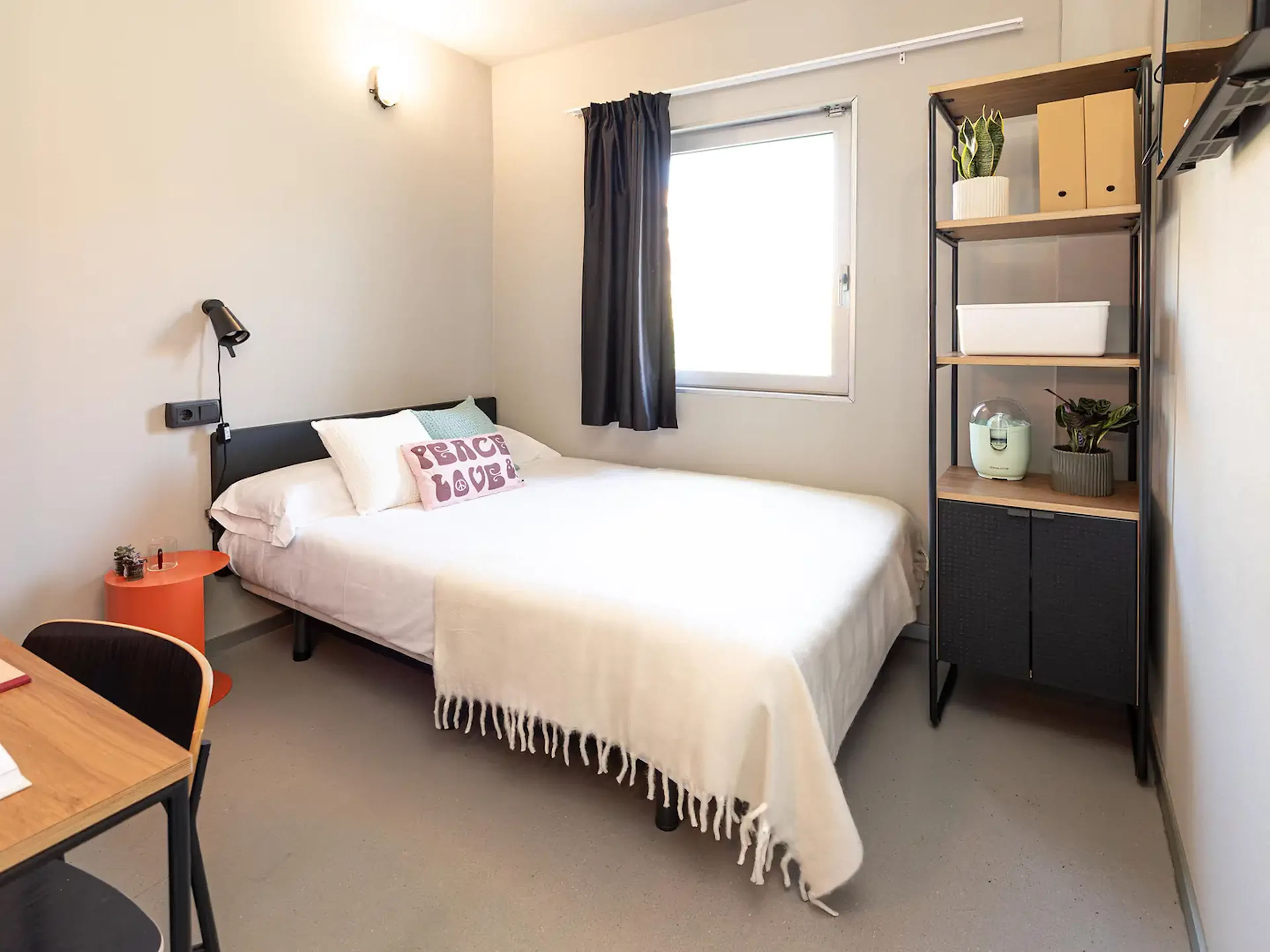 Single Ensuite Room ROOM 1
