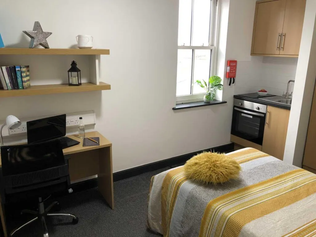 Studio (UK Guarantor not required)