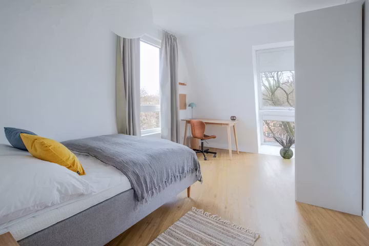 alfred-12-hamburg-Room 1 Standard+-1