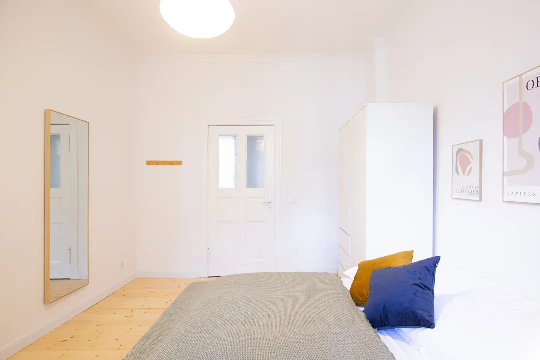 arnold-9-berlin-Room 1 Mighty