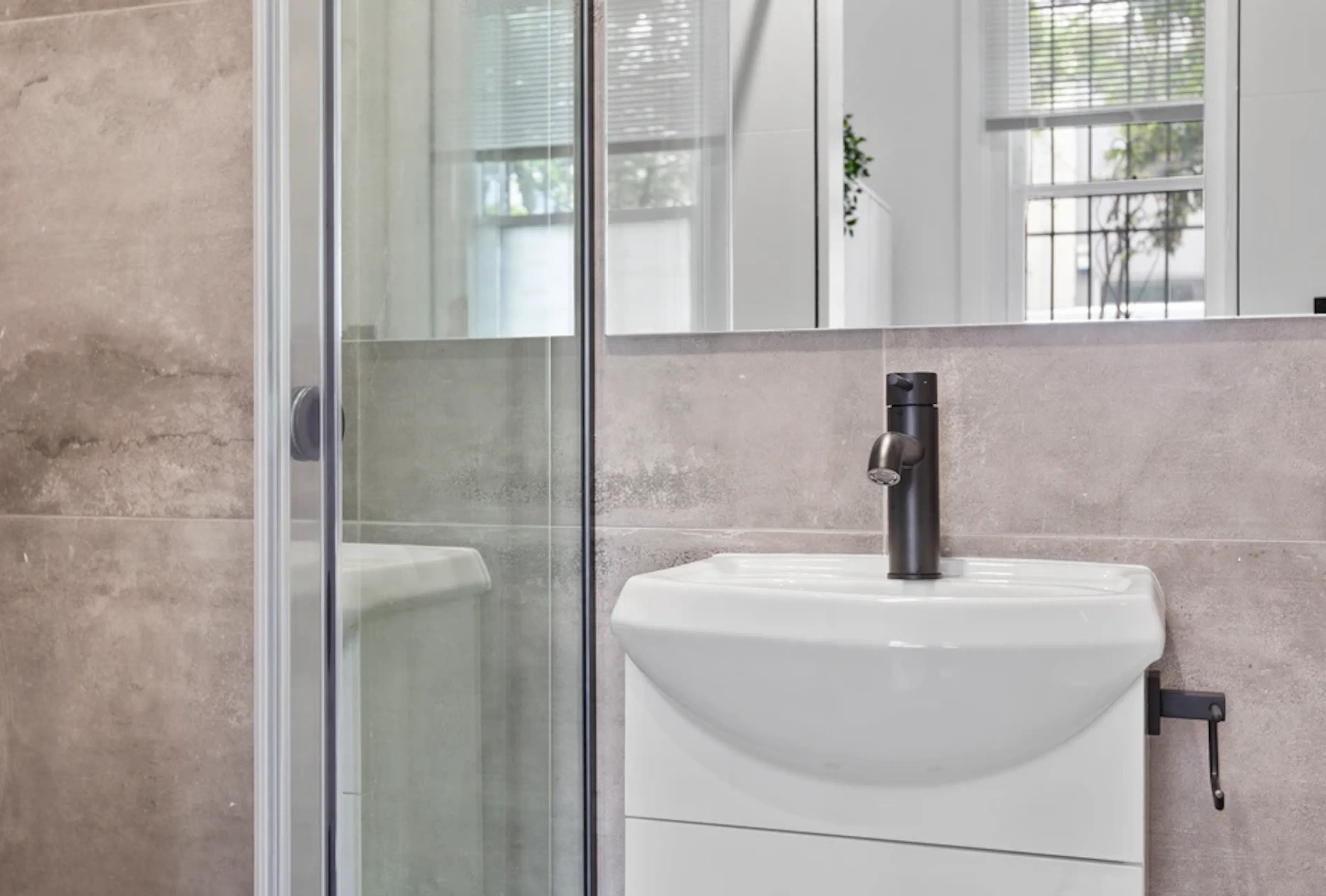 Room 1 (Ensuite) BATHROOM 2