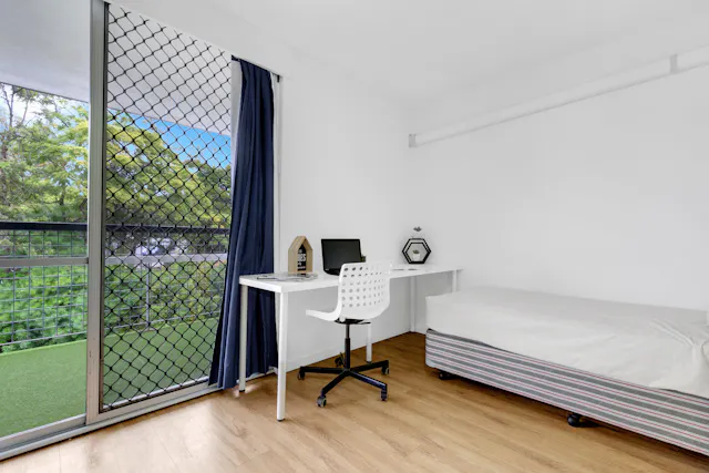Top Floor Apartment - Stunning Views room image 2