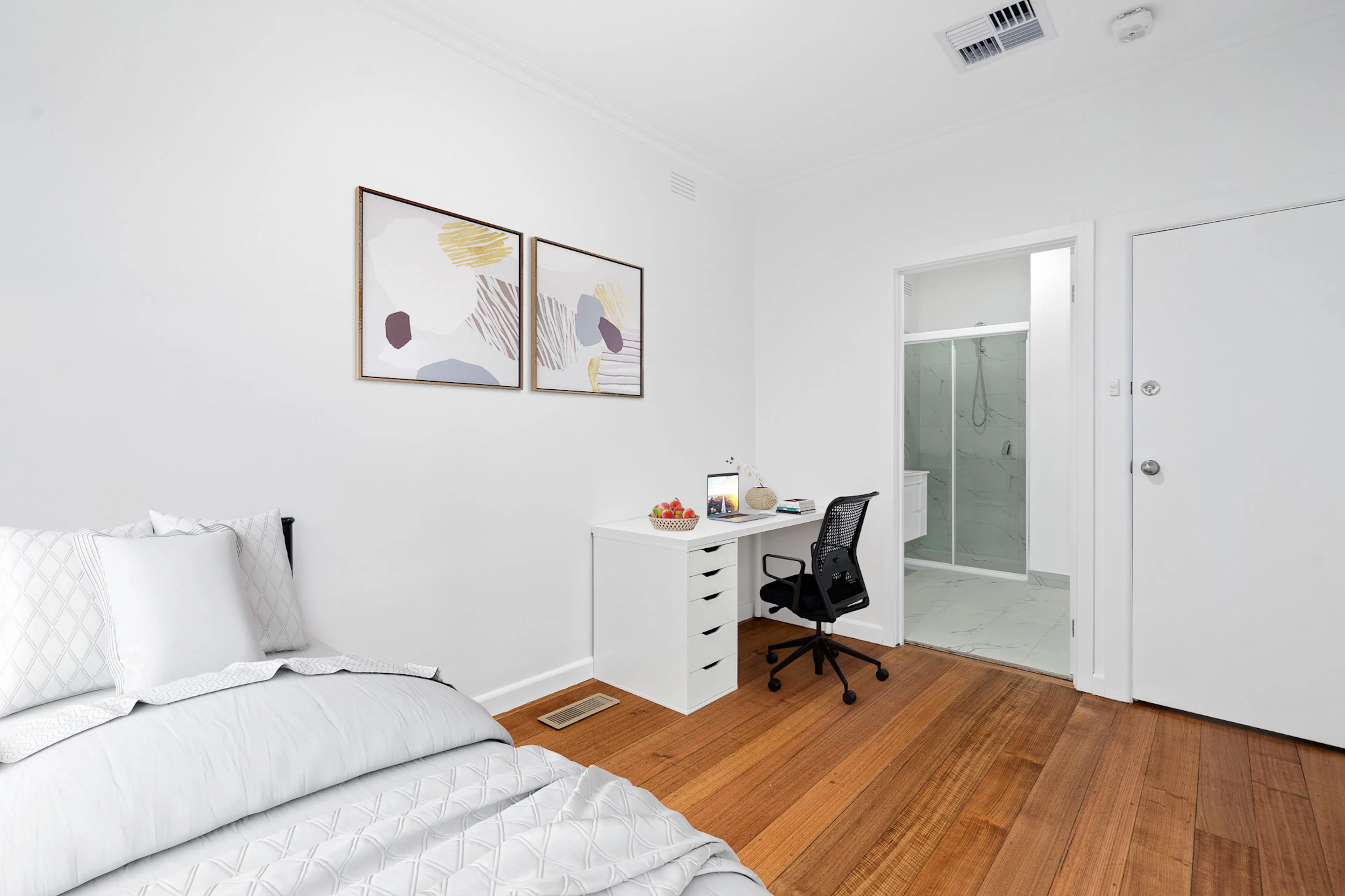 Single Ensuite Room ROOM 3