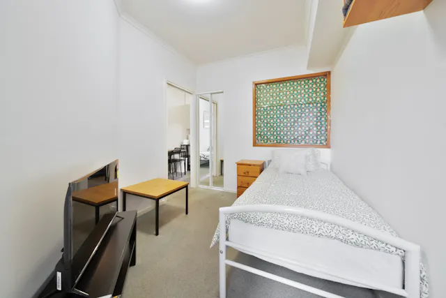 Room 2 (Non-ensuite) room image 2