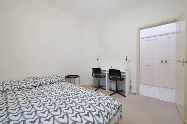 Room 2 (Non-ensuite) room image 2