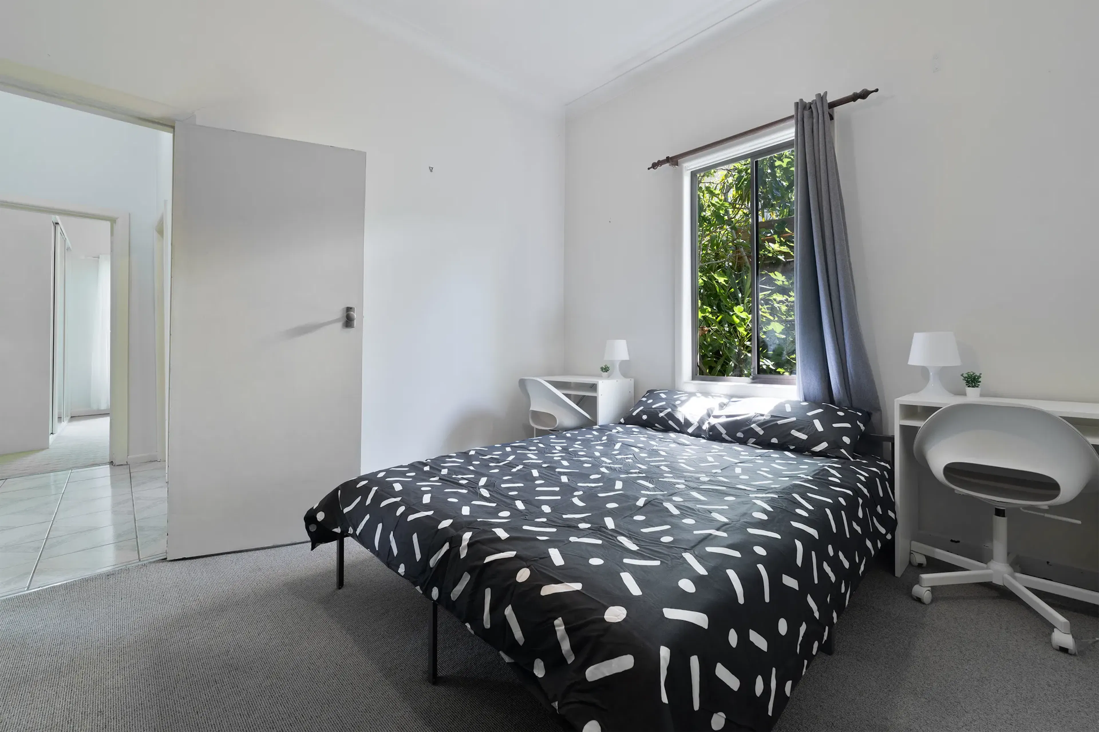 Room 2 (Non - Ensuite) ROOM 1