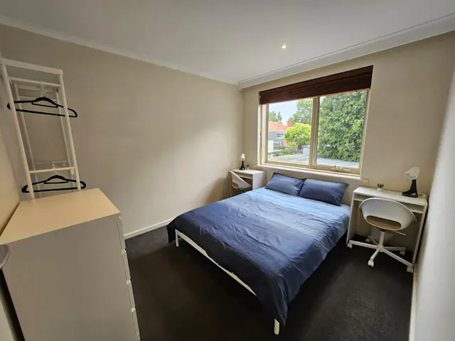 Room 2 (Non - Ensuite) room image 2