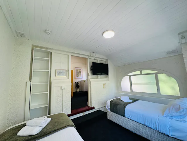 Room 12 room image 2