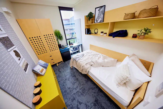 4 Bed Apartment room image 1