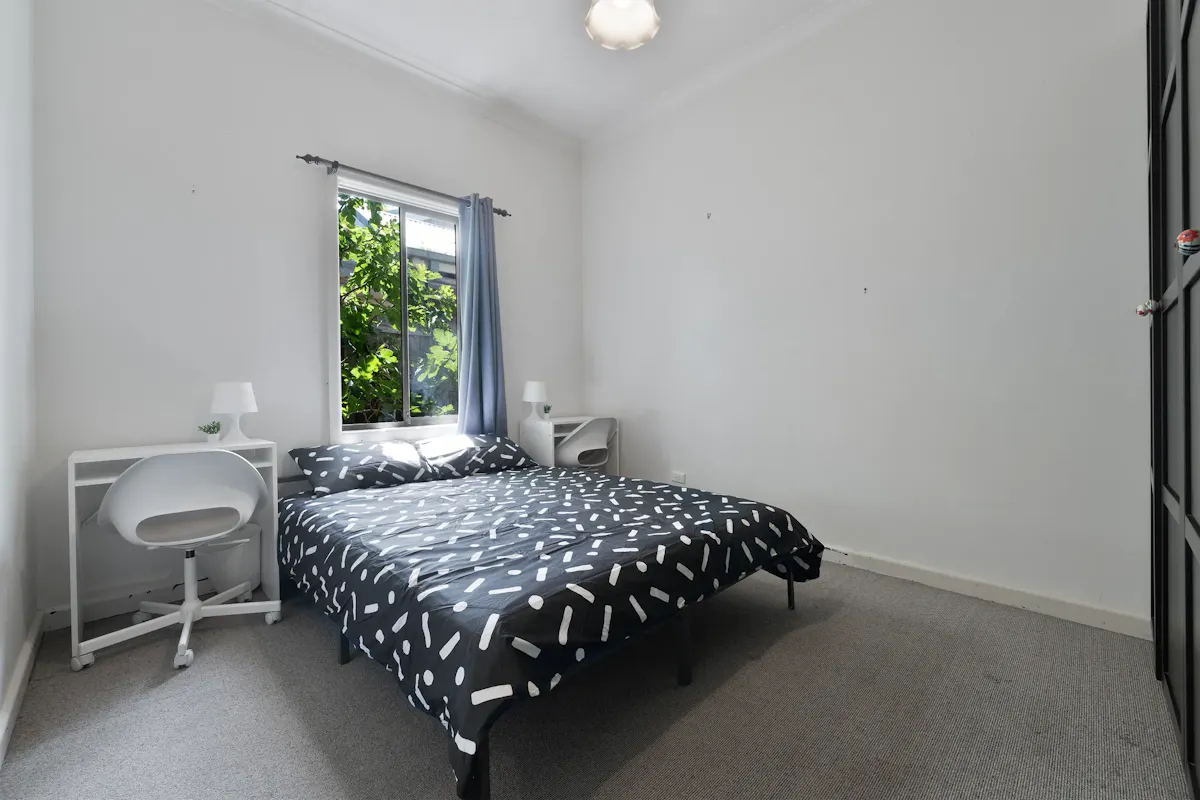 Room 2 (Non - Ensuite) ROOM