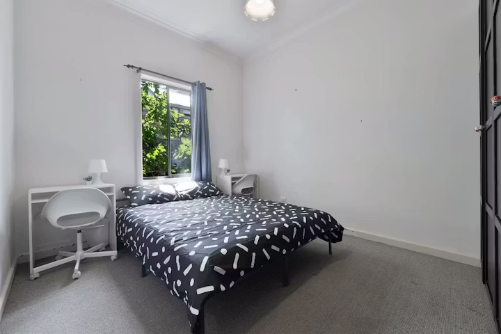 newport-melbourne-melbourne-Room 2 (Non - Ensuite)-1
