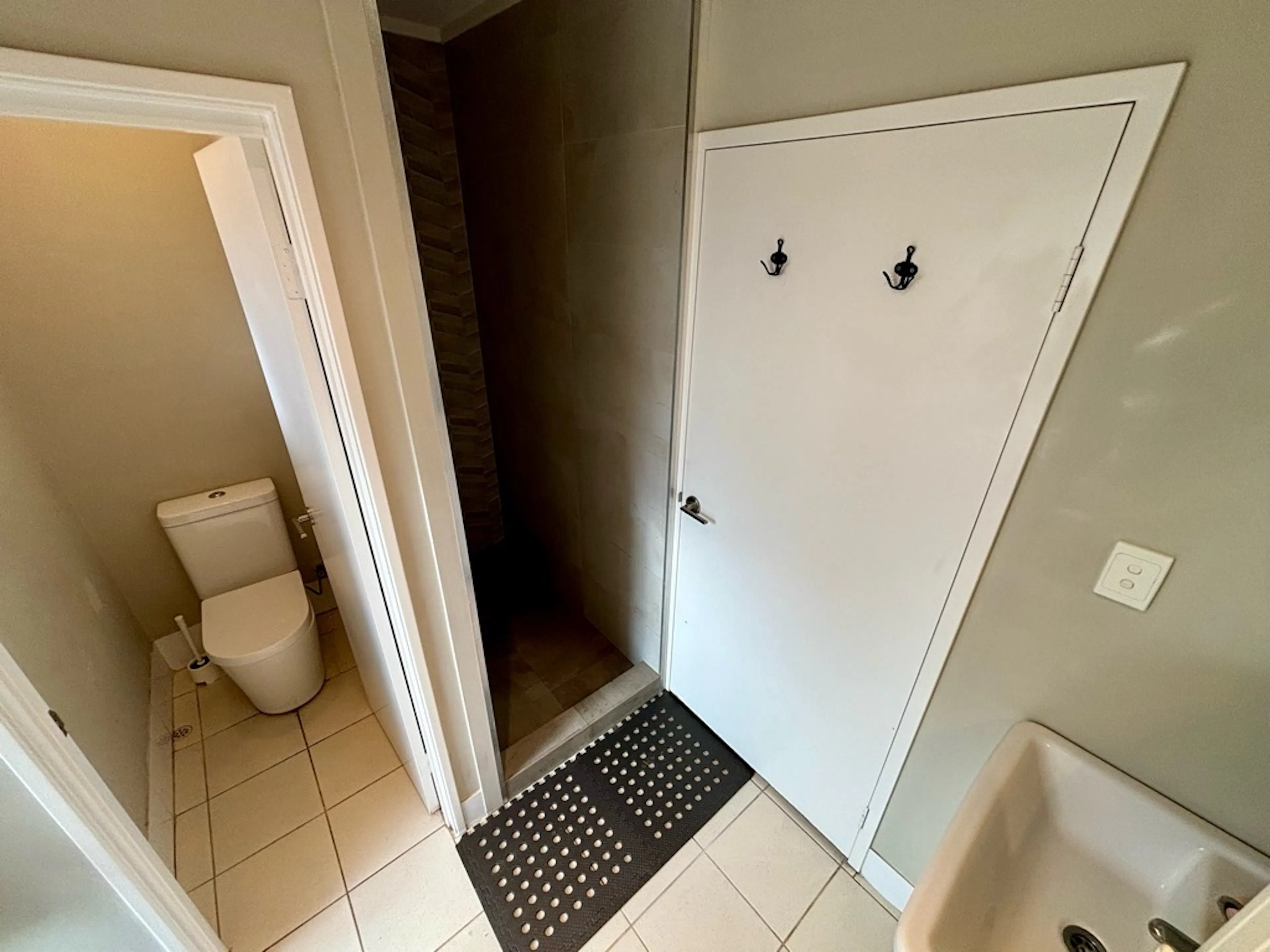 Room 2 BATHROOM 2