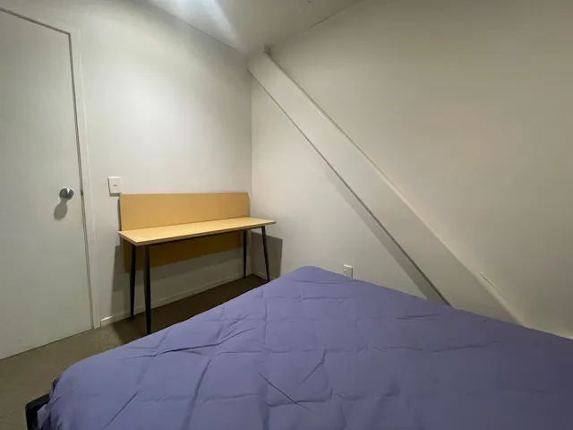 Room 4 (5 bedroom) room image 2