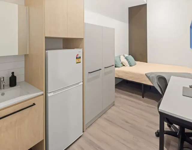 Cluster Ensuite Silver room image 2