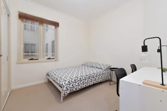 Room 2 (Non-ensuite) room image 1