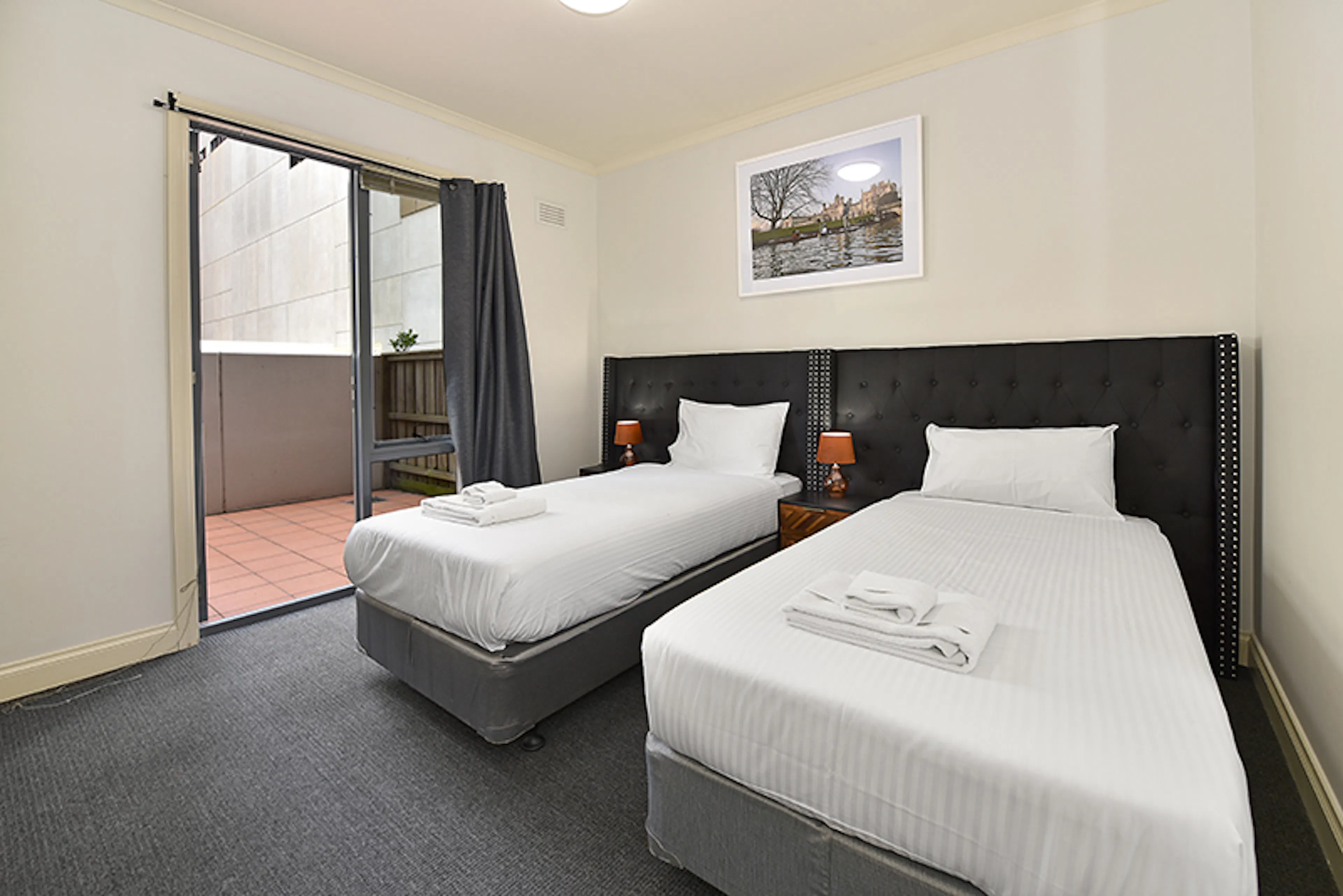 𝟐 𝐁𝐞𝐝𝐫𝐨𝐨𝐦 Apartment (181) ROOM 2