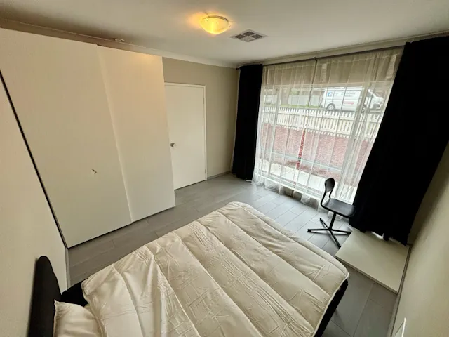 Room 2 room image 1