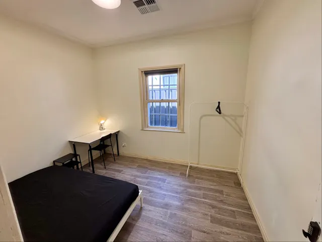 Room 2 room image 1