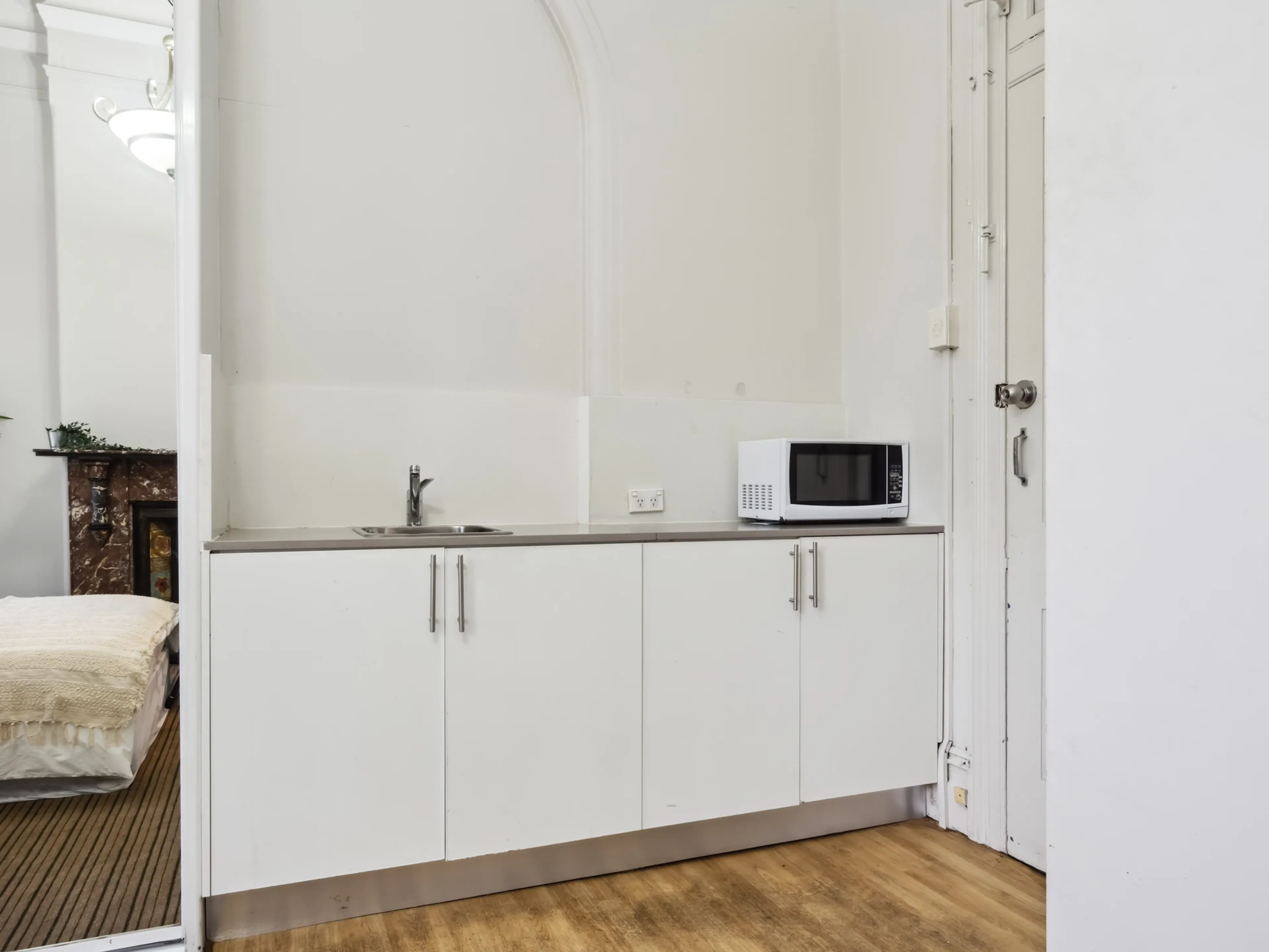 Room 2 KITCHEN 3