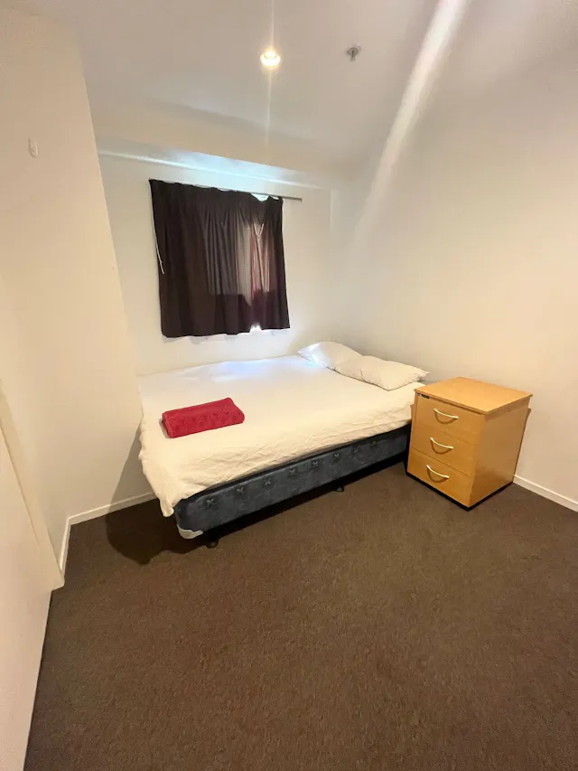 3 bedrooms & 2 bathrooms room image 2