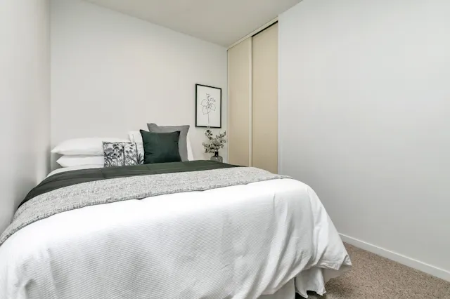Apartment 311 (3 bedrooms & 1 bathroom) room image 1