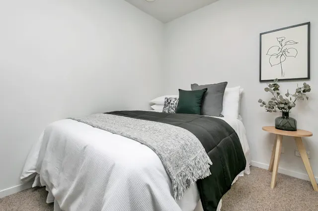 Apartment 311 (3 bedrooms & 1 bathroom) room image 2