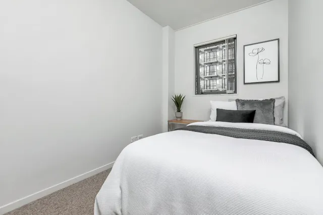 Apartment 311 (3 bedrooms & 1 bathroom) room image 2