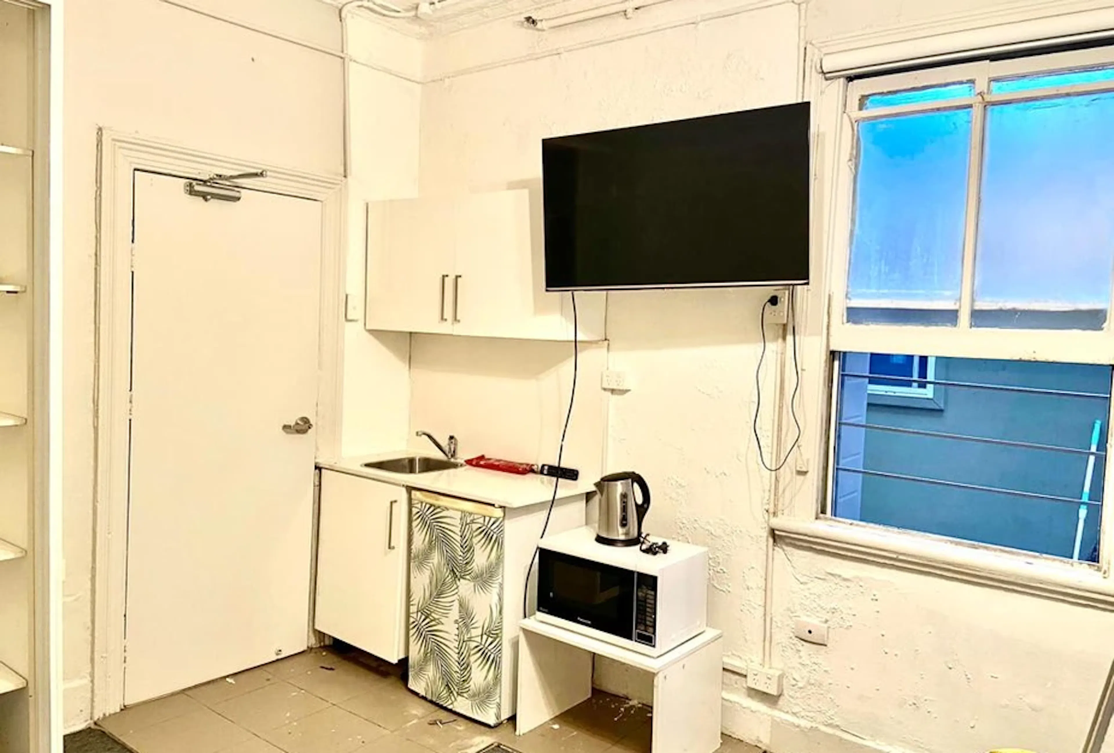 Room 3 KITCHEN 1