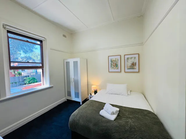 Room 15 room image 2