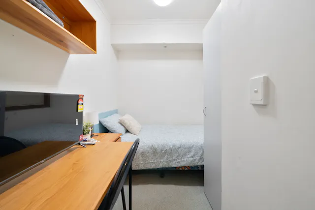 Room 3 (Non-Ensuite) room image 1