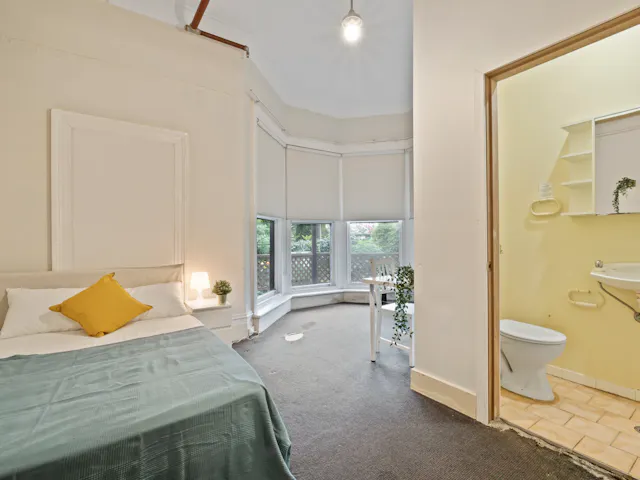 Room 3 (Ensuite) room image 2