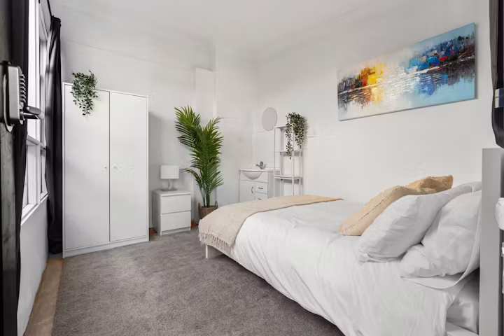 323-cleveland-sydney-Room 3 Standard-1