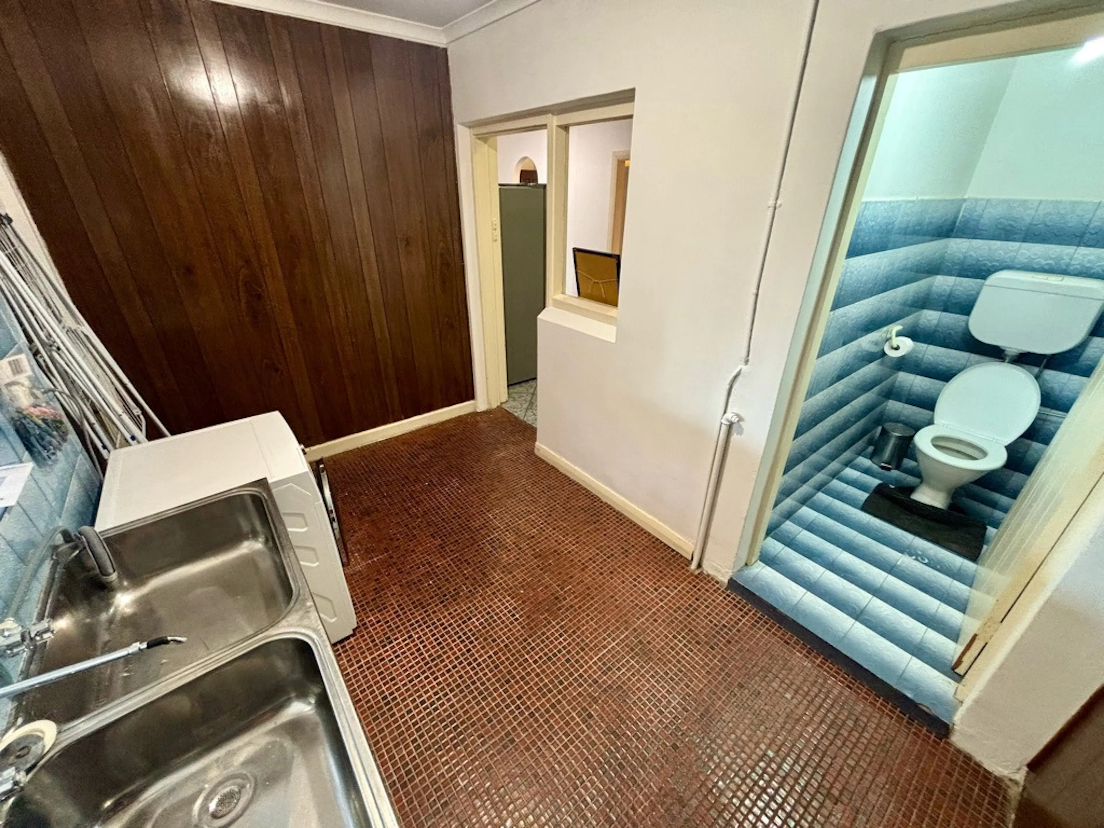 Room 3 BATHROOM 3