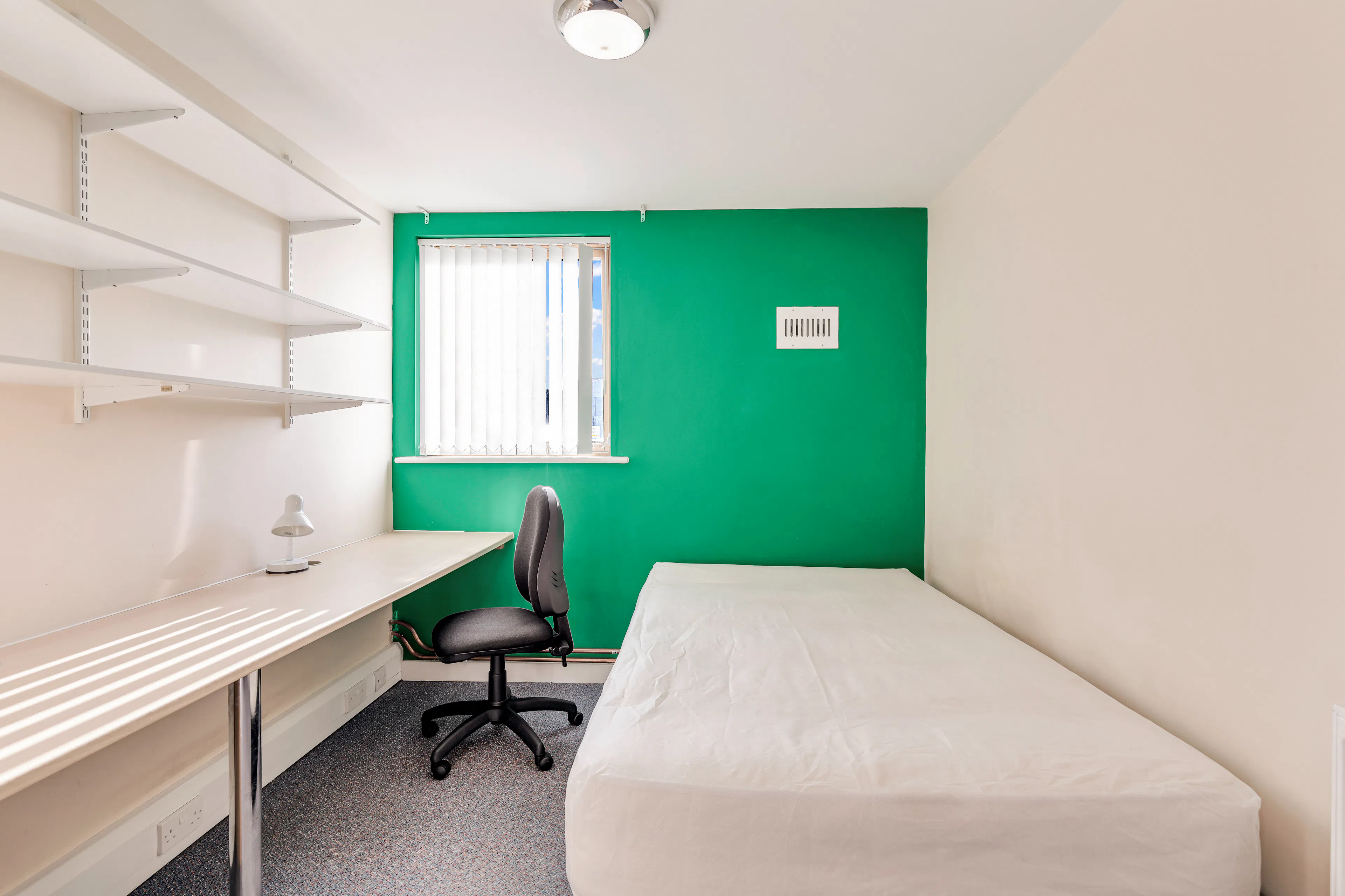 ROOM ROOM 1
