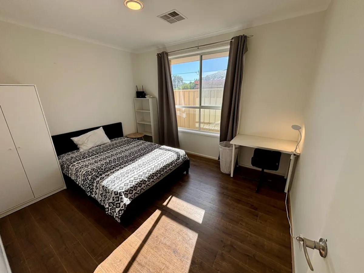 Room 5 ROOM