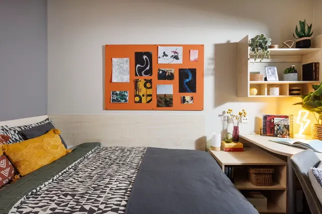 riverside-point-nottingham-Ensuite: Three Bed Flat Large Standard Double