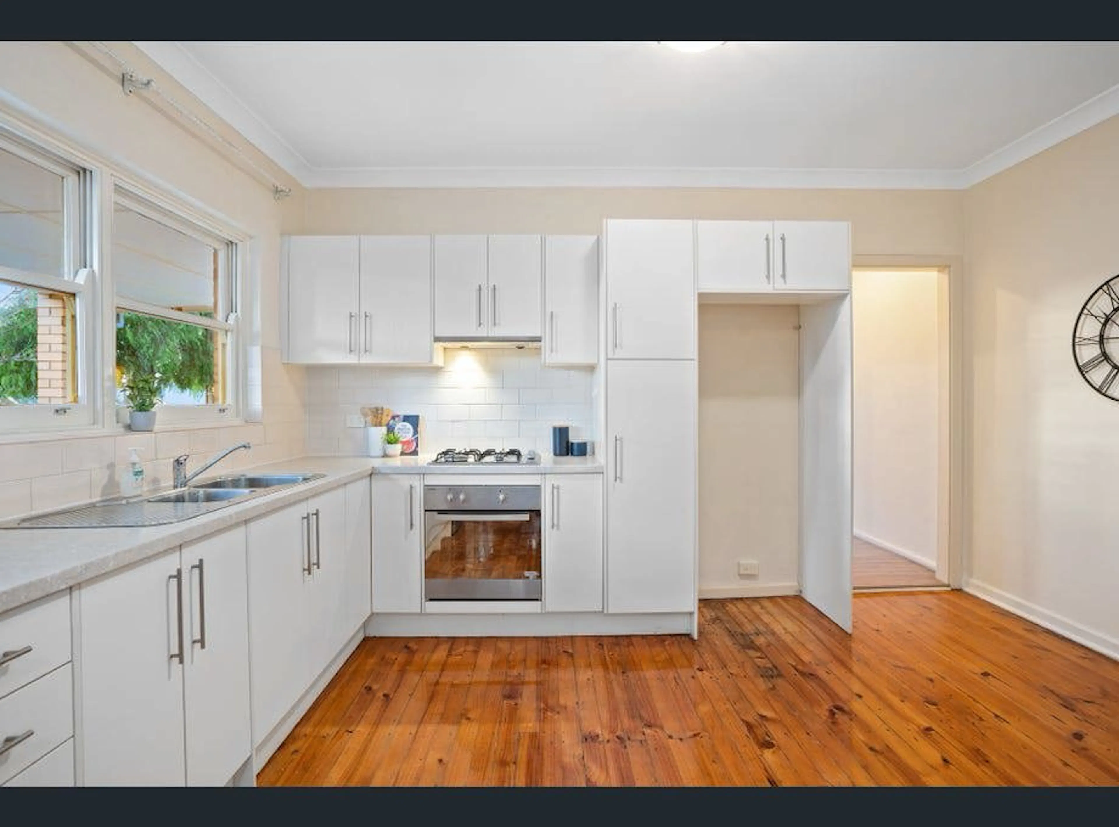 Room 5 KITCHEN 1