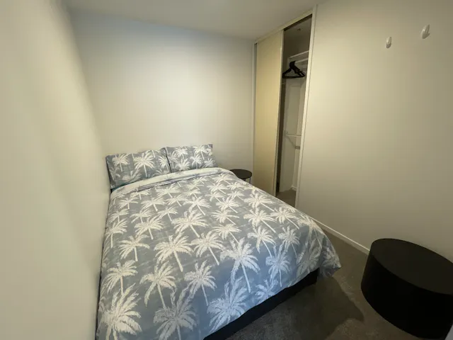 Apartment 709 (3 Bedrooms & 1 Bathroom) room image 1