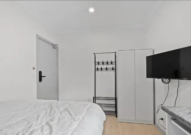 Room 8 (Standard) room image 2