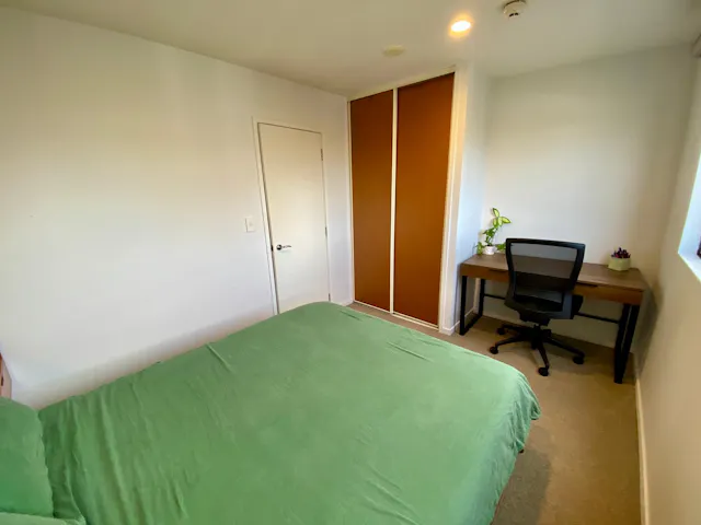 Apartment 904 (2 Bedrooms & 1 Bathroom) room image 2