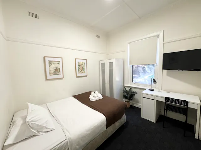 Room 9 room image 2