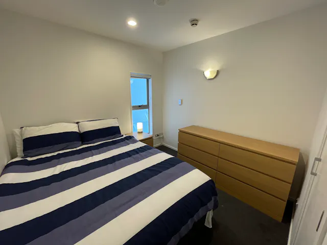 Apartment 9 (4 bedrooms & 1 bathroom) room image 1