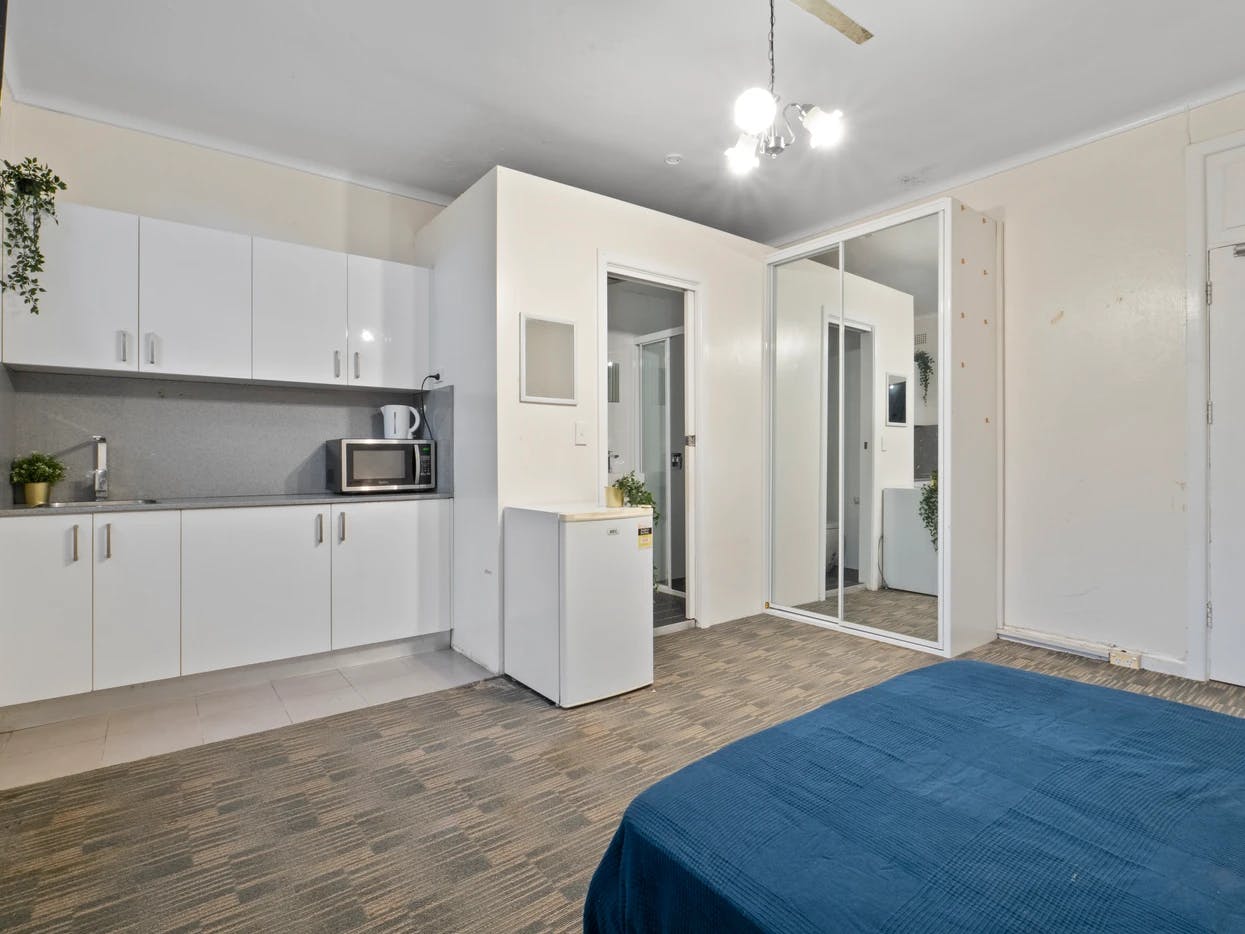 12-fern-1-sydney-Room 9 (Studio)