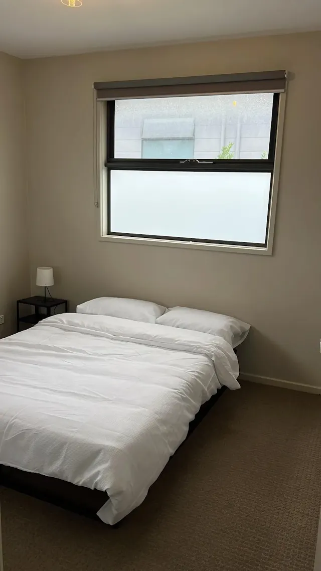 Room 2 (Non-ensuite) room image 1